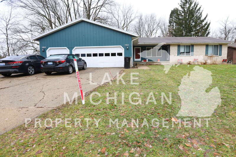 4833 Stauffer Avenue Southeast – photo 1