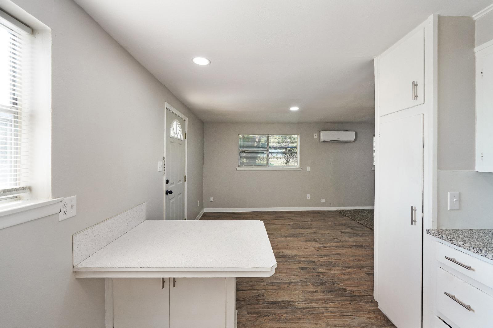 200 Sw 6th Ave – photo 2