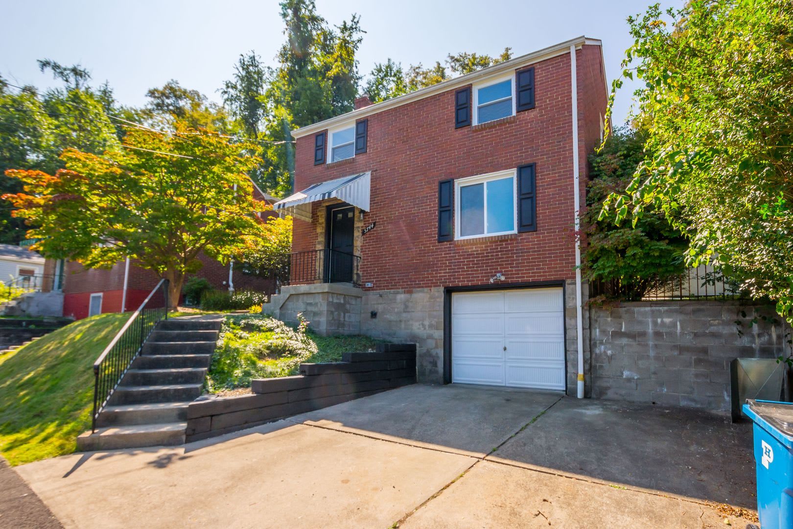 AVAILABLE OCT 1ST!! RENOVATED 3-BEDROOM PENN HILLS!! – photo 2