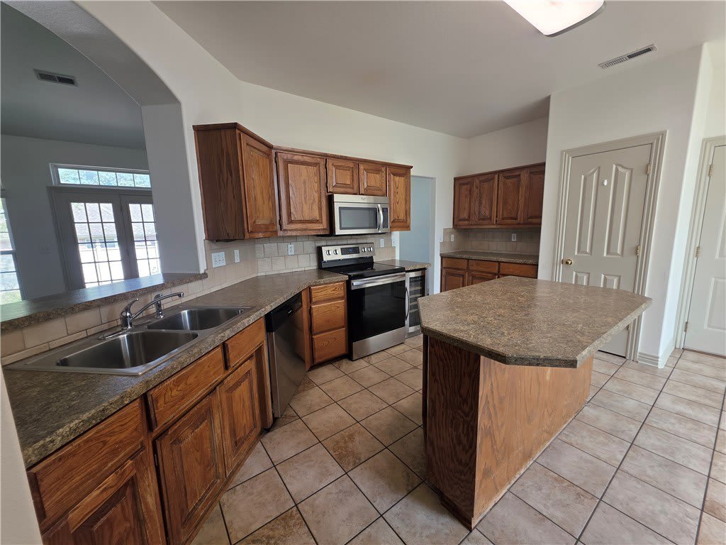 302 Cross Creek Drive – photo 4