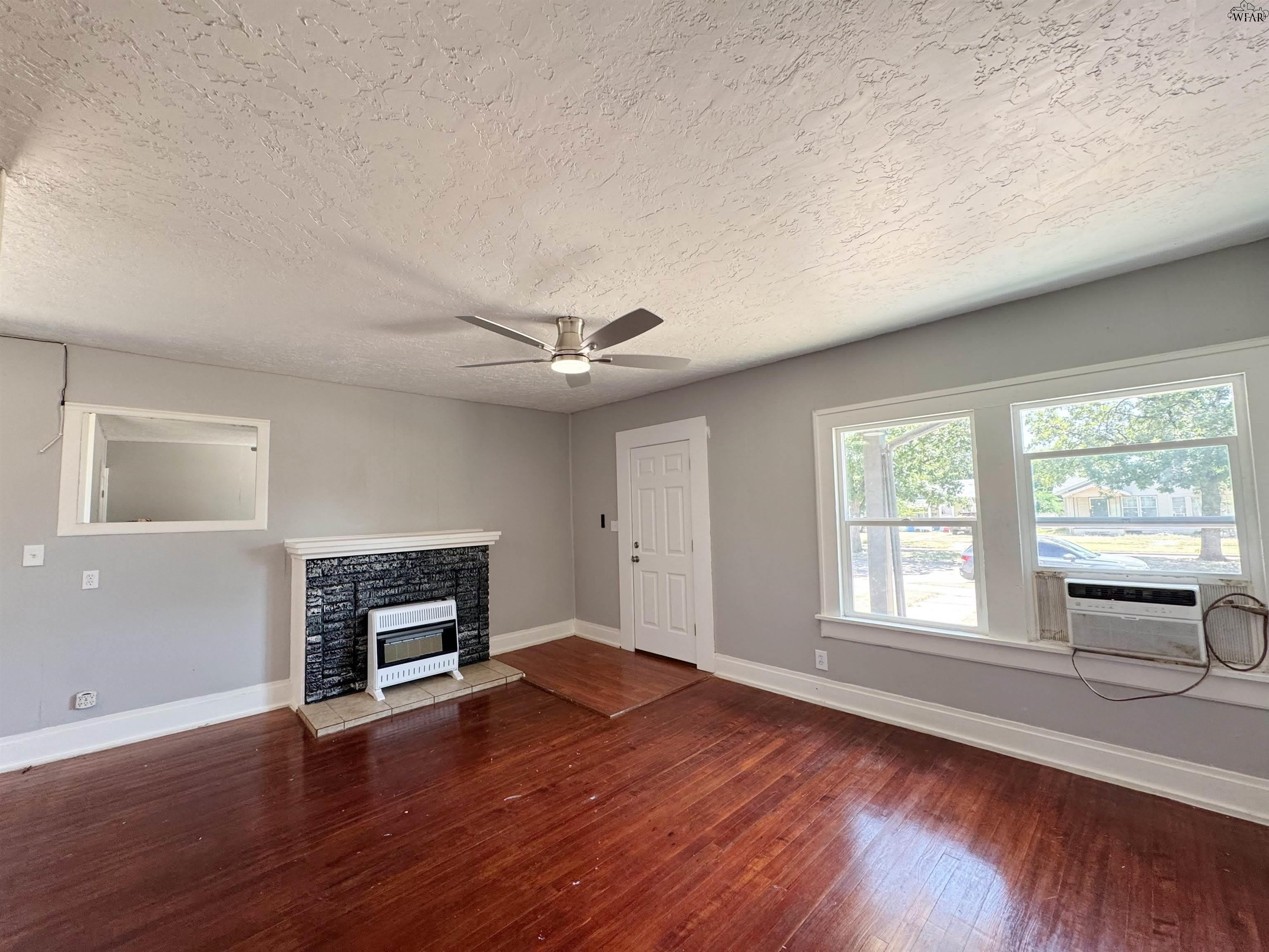 1824 COLLINS AVENUE – photo 3