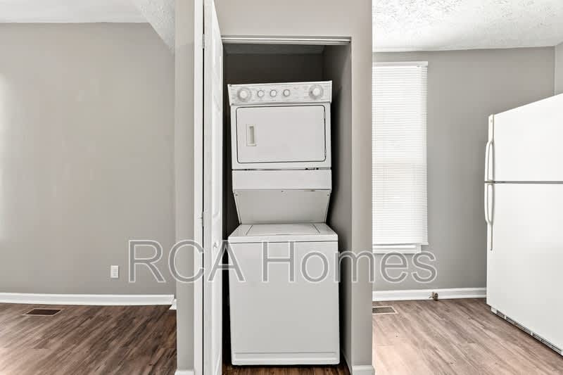 1013 East Legrande Avenue – photo 3