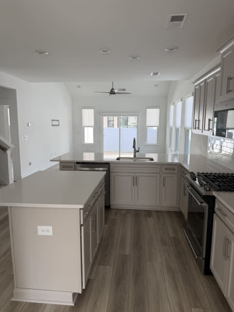 400 Water Garden Place – photo 4