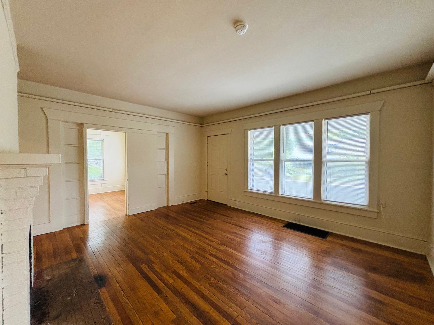 3 Bedroom, 1 Bath House – photo 3