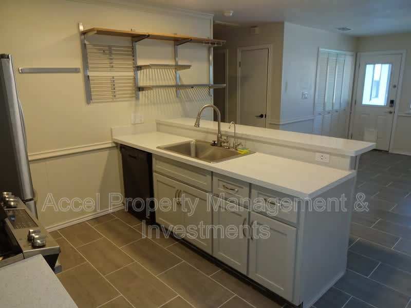 4701 N. 6th St. – photo 5