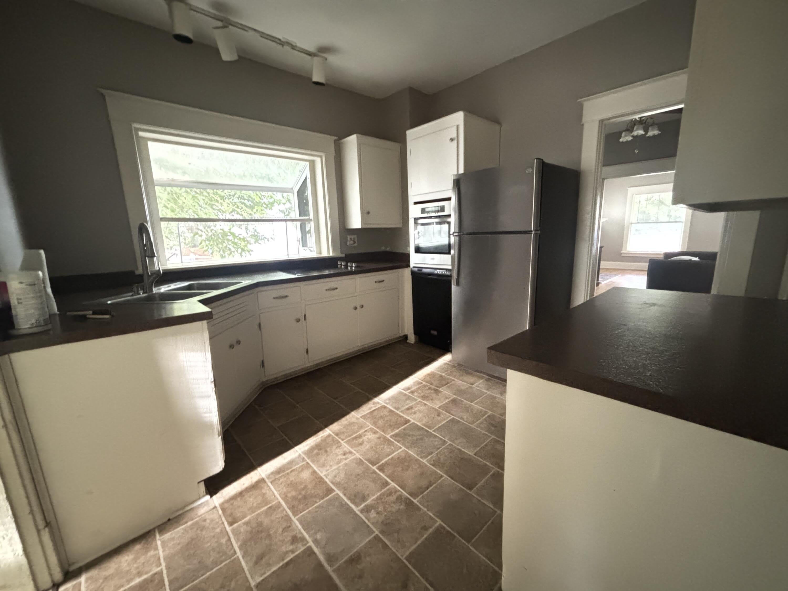 1489 Elizabeth Street – photo 3