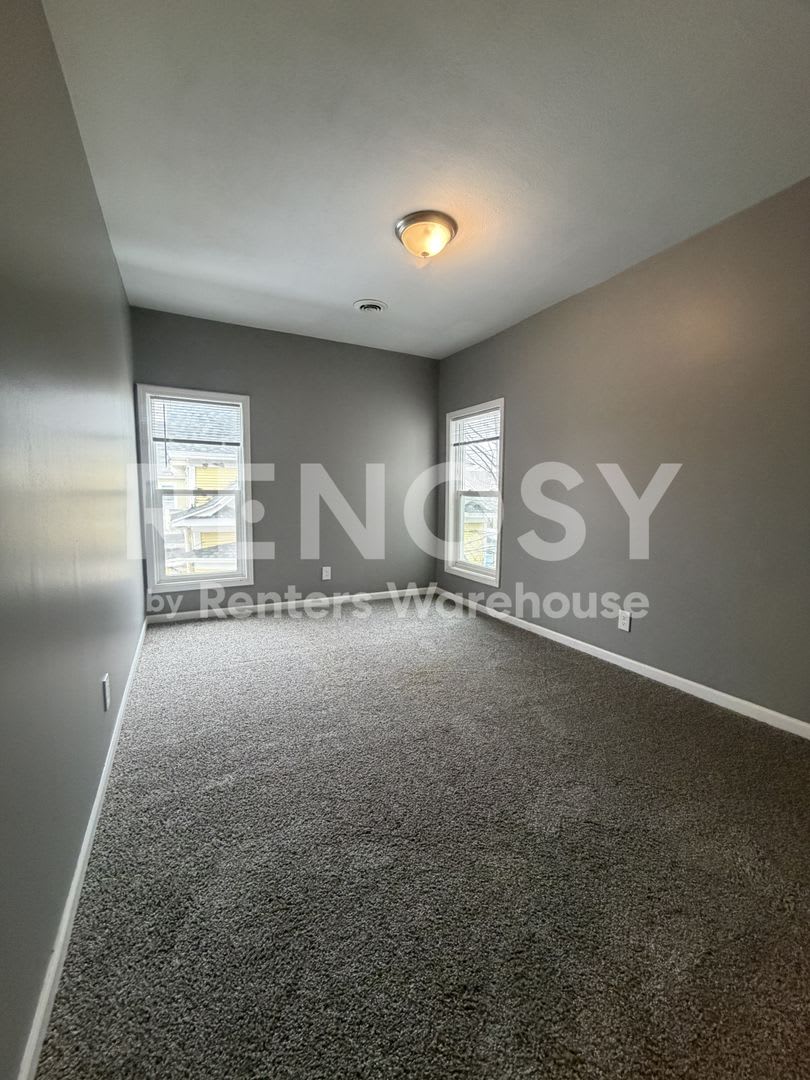 Available Now 5 bedroom 2 bath Duplex in Minneapolis – photo 5