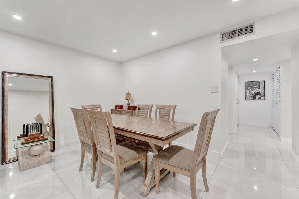 138 South Cypress Road – photo 5