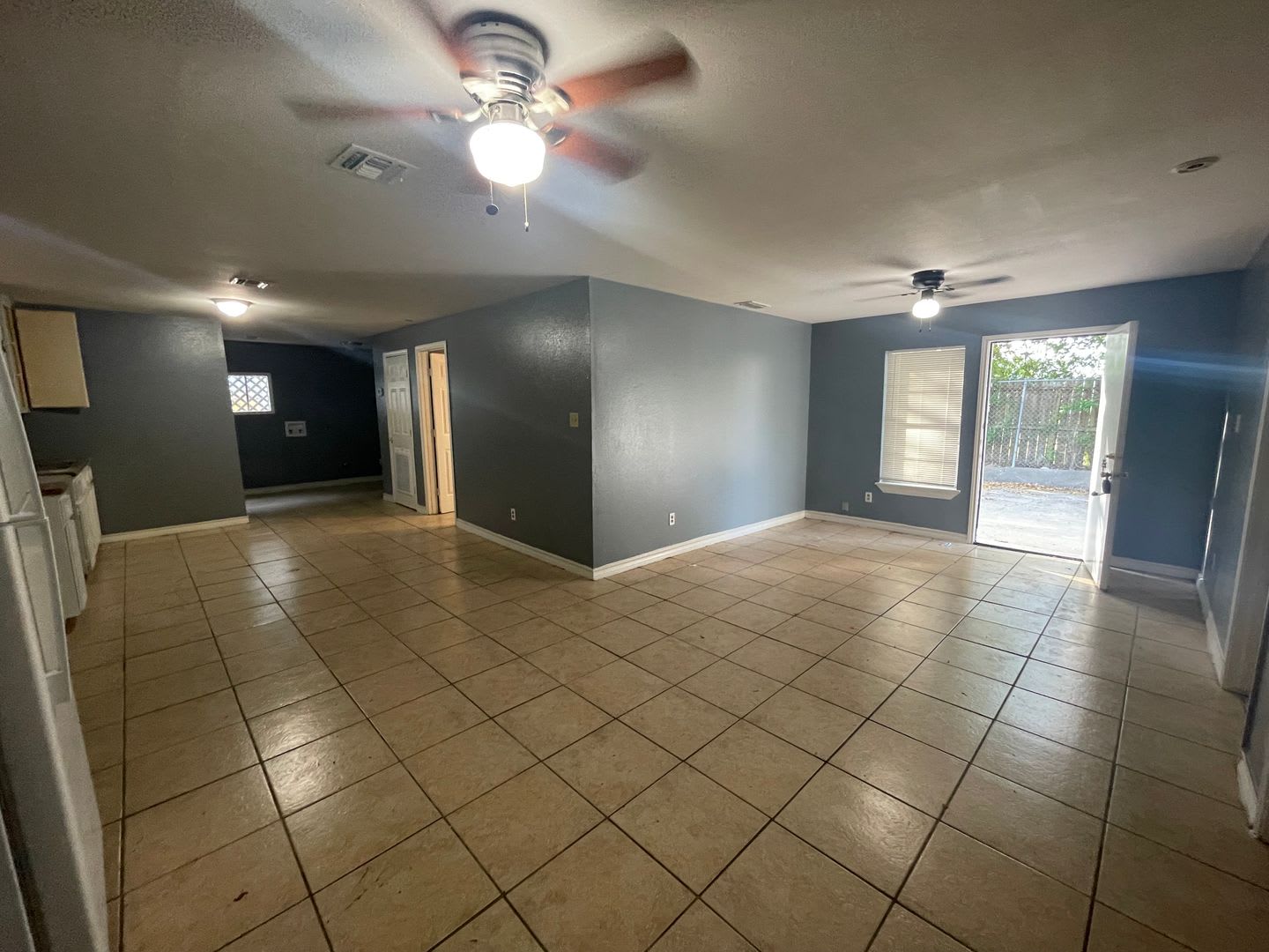 Charming 3-Bedroom, 1-Bath Duplex – Convenient Corpus Christi Location – photo 3