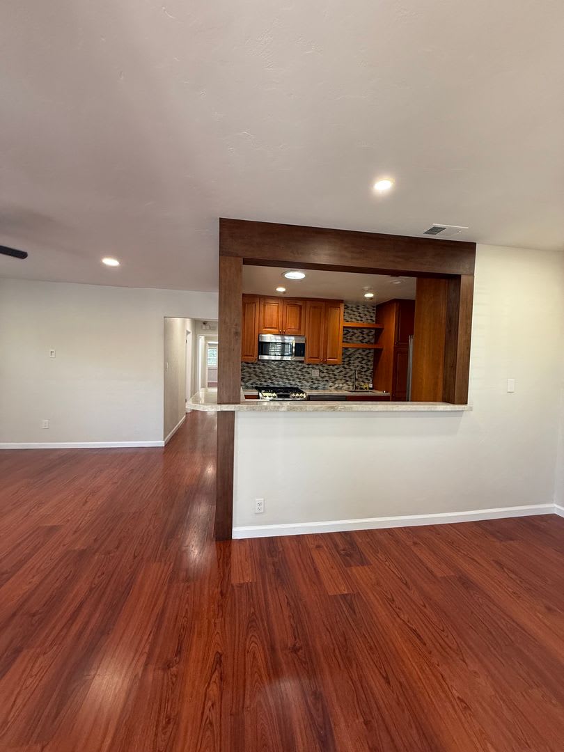 4 bedroom 2 1/2 bath Home – photo 3