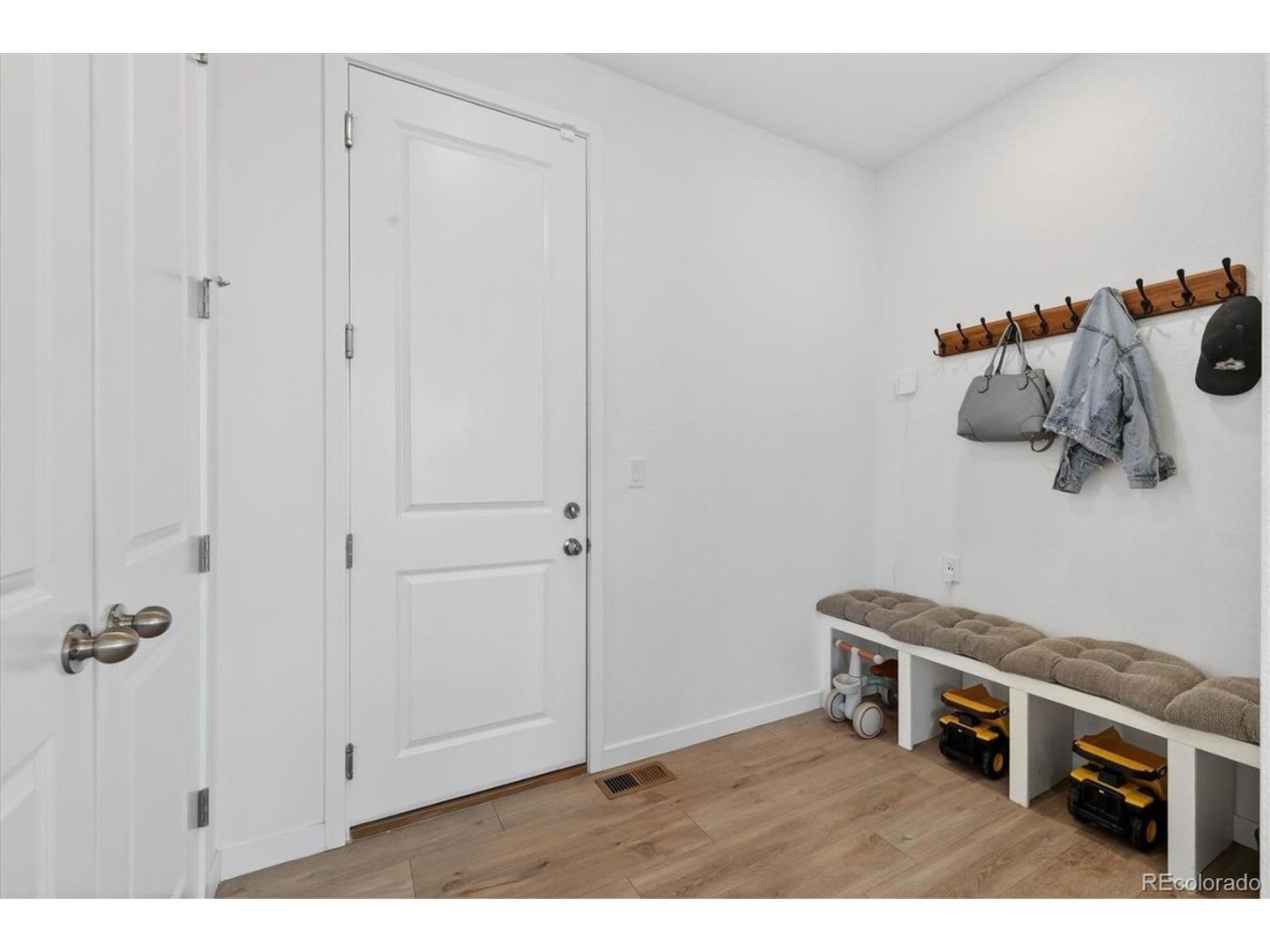 Spacious & Bright, Multi-Level 3BR 3BA in Commerce City w/ Private Yard! – photo 3