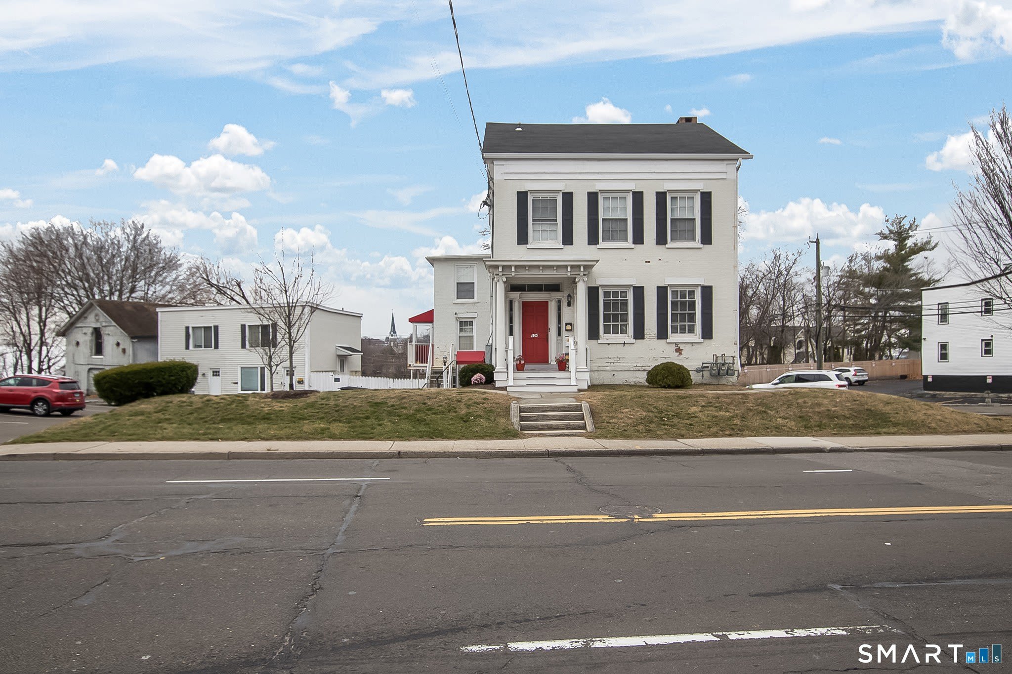 104 East Avenue – photo 2