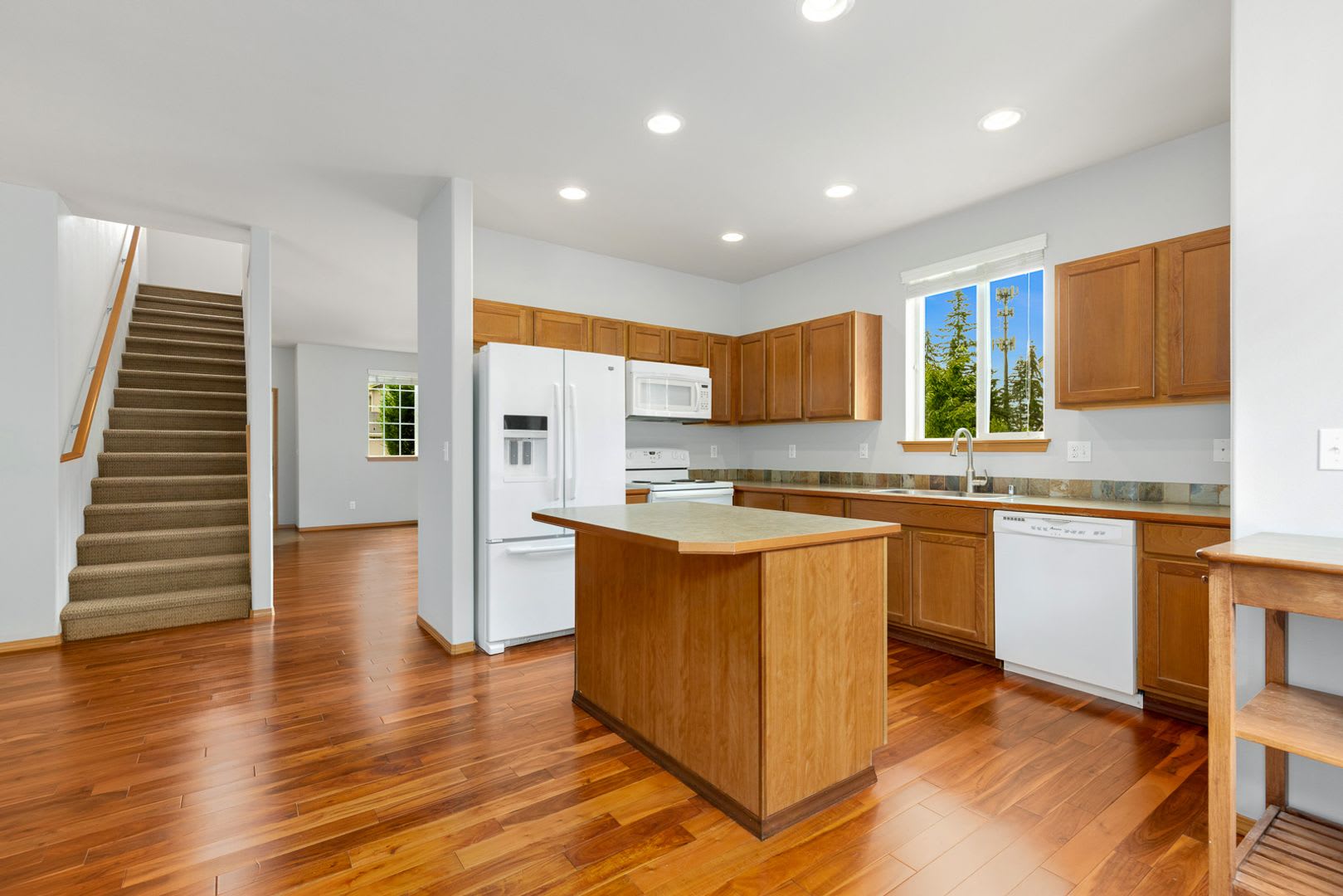 Bothell 4 Bedroom 2.5 Bath – photo 5