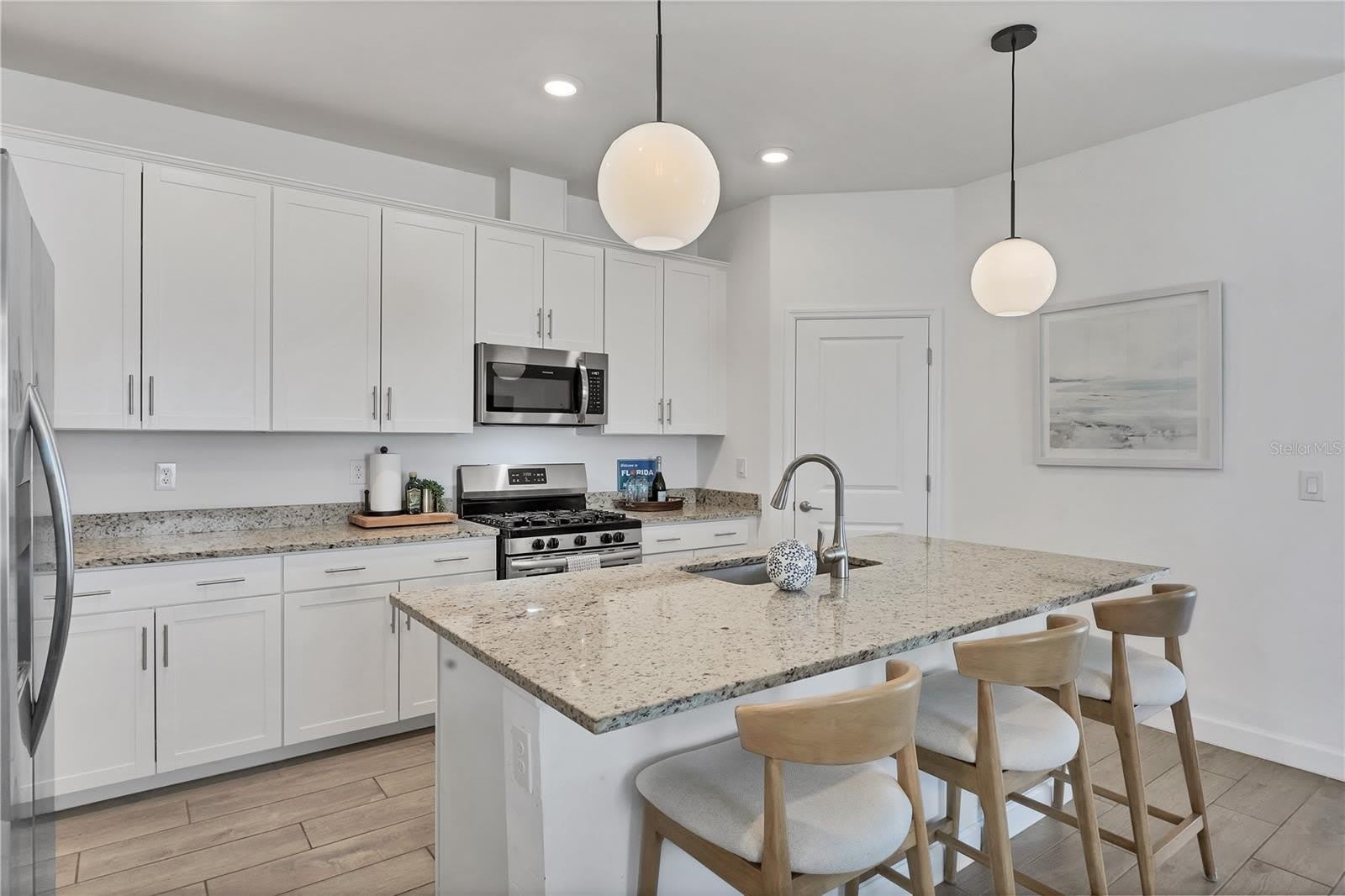15716 BAREFOOT BEACH Drive – photo 5