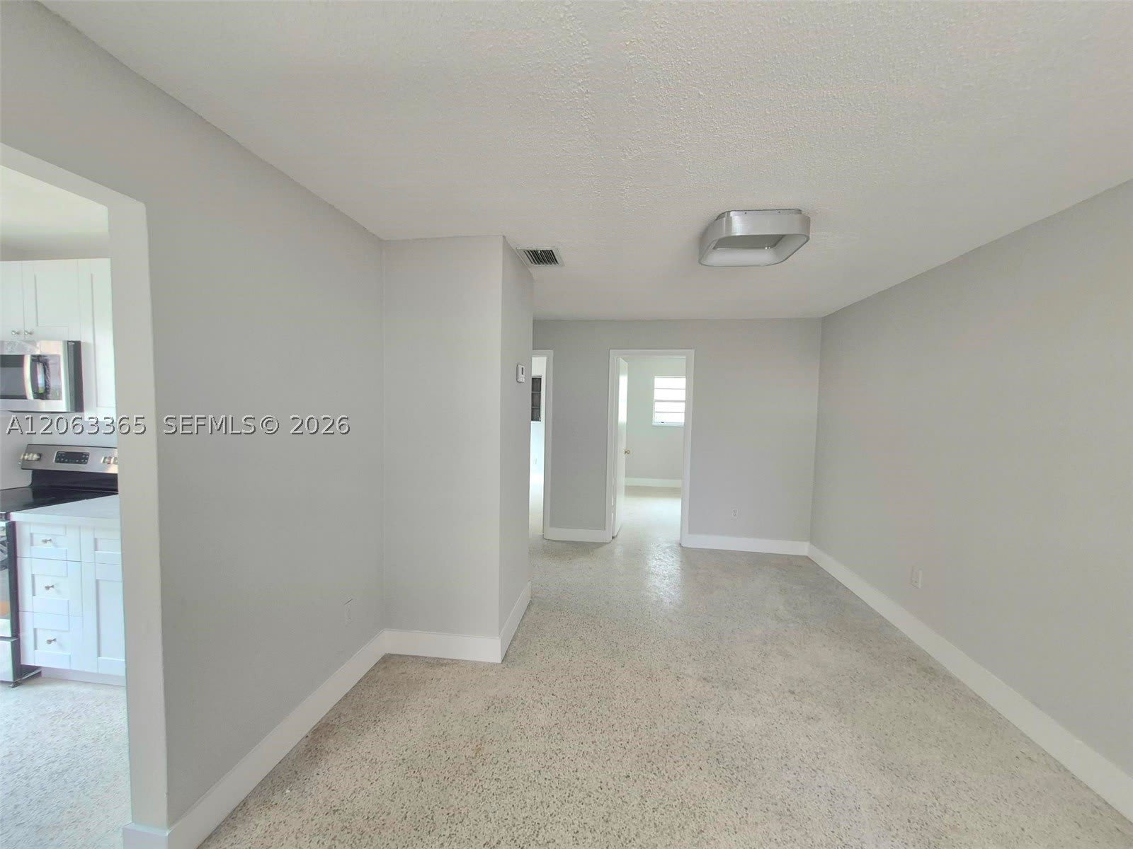 1715 SW 4th St – photo 3