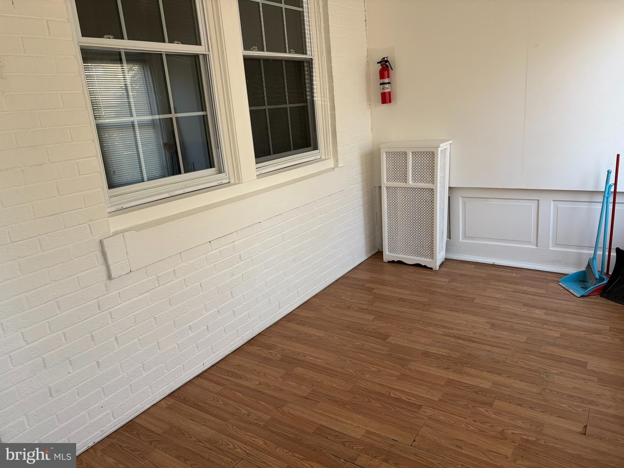 7058 SAYBROOK Avenue – photo 3