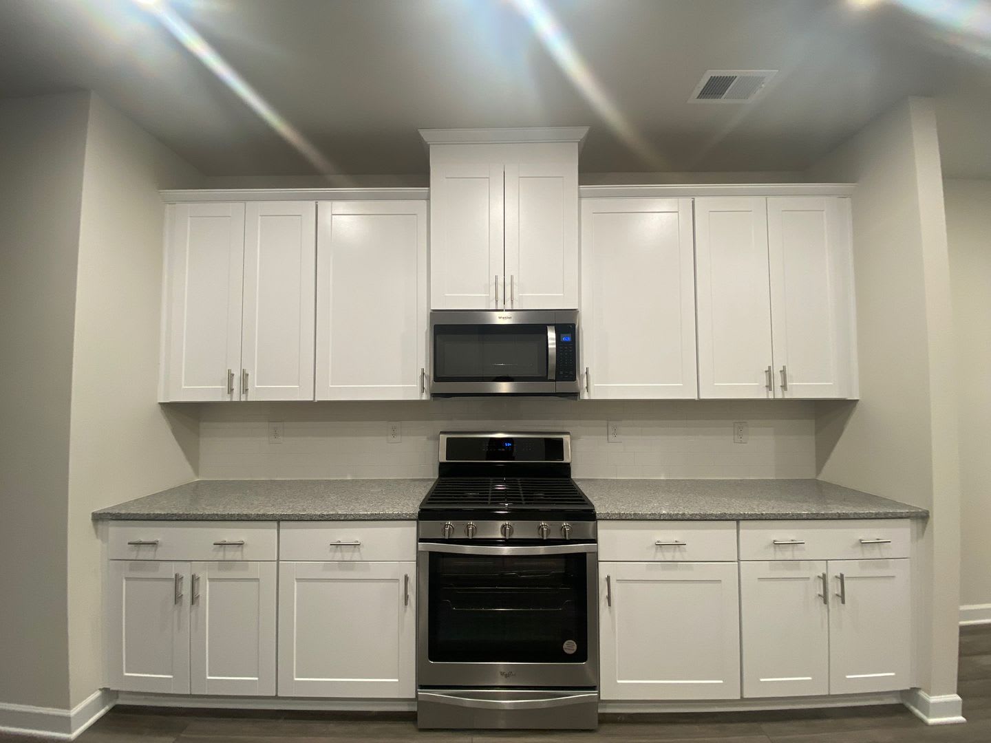 Room in 4 Bedroom Townhome at Memorial Pkwy – photo 3