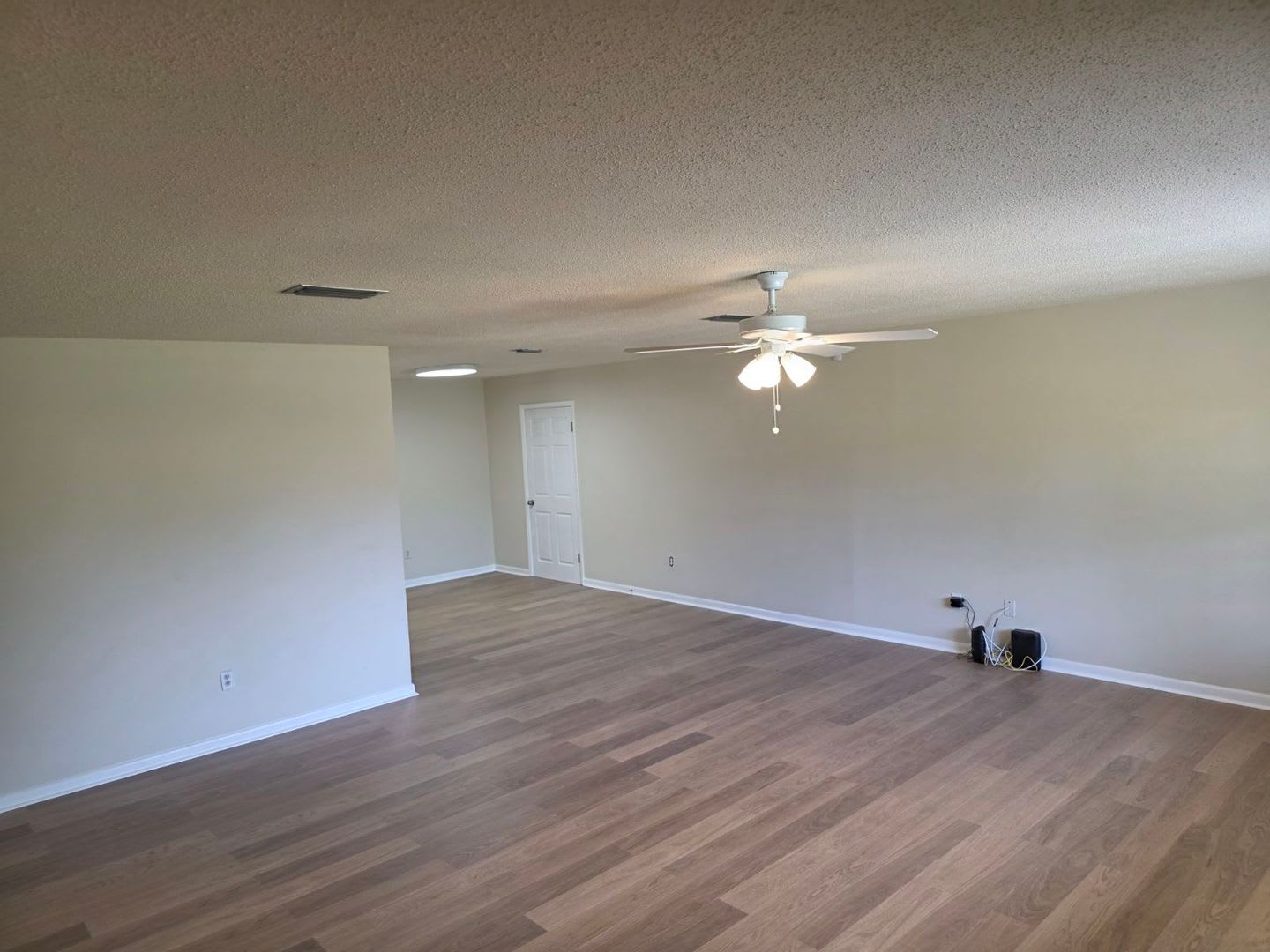 *Ask about move in Special* 3BR/2BA Home with 2-Car Carport & RV/Boat Parking – photo 3