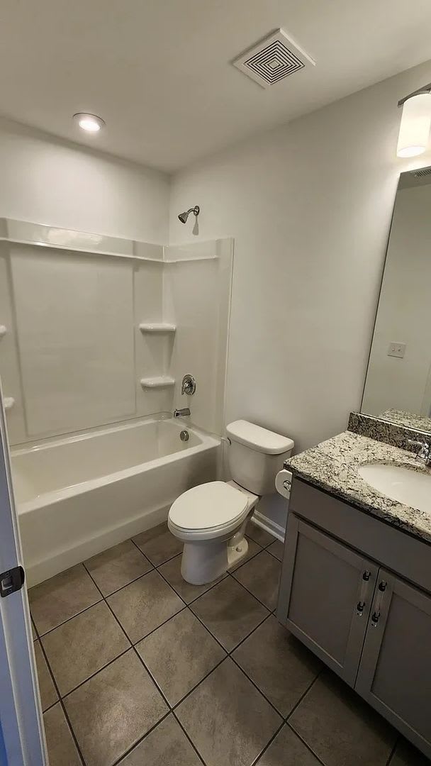 Room in 4 Bedroom Home at Godwit Ln – photo 3