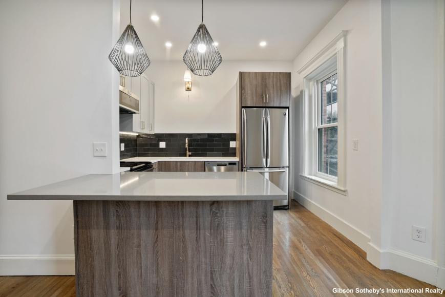 512 Massachusetts Ave. – photo 5