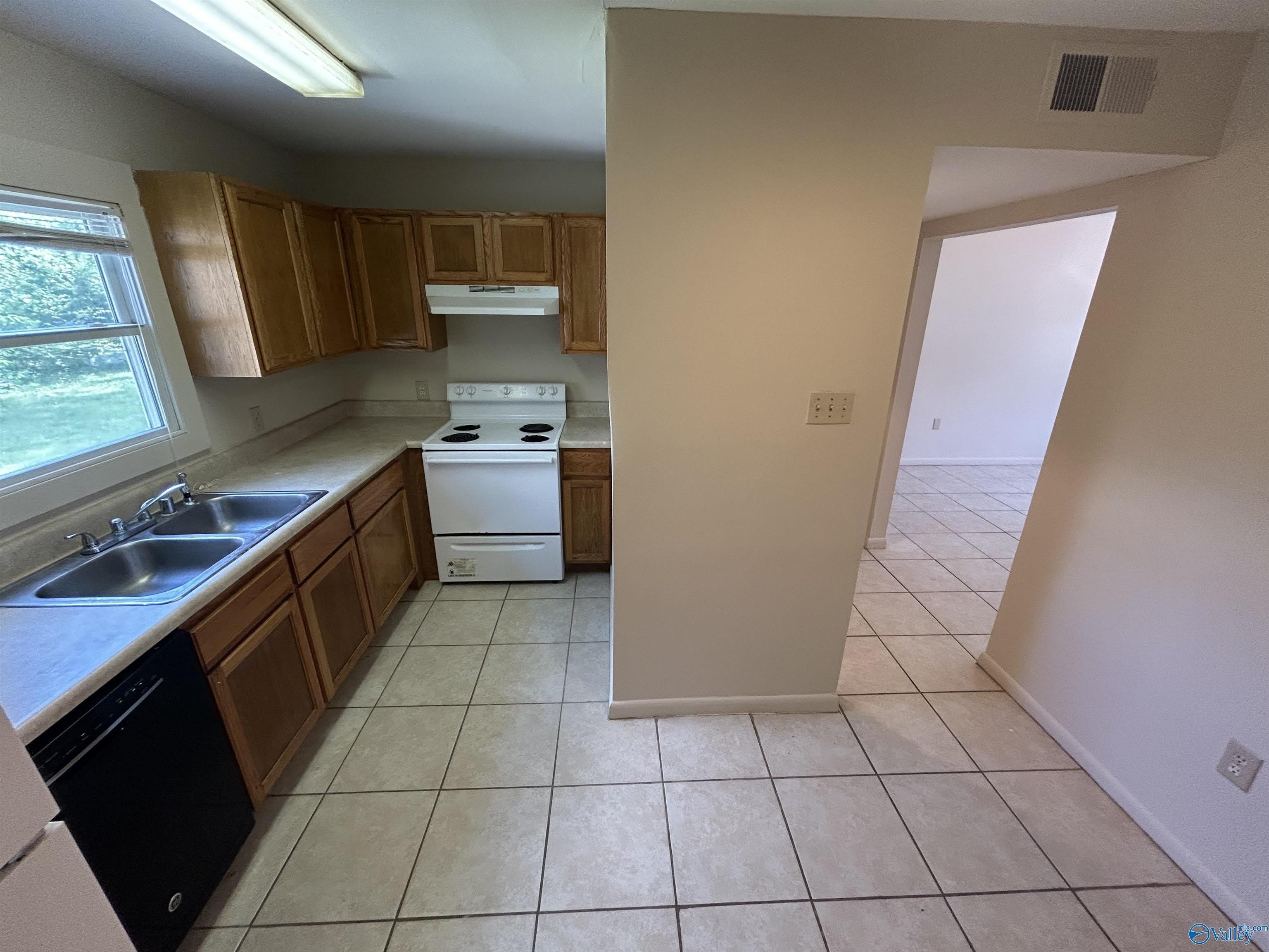 124 Michael Avenue – photo 5