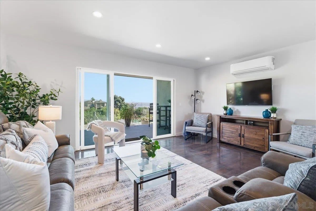 5447 Soledad Rd – photo 5