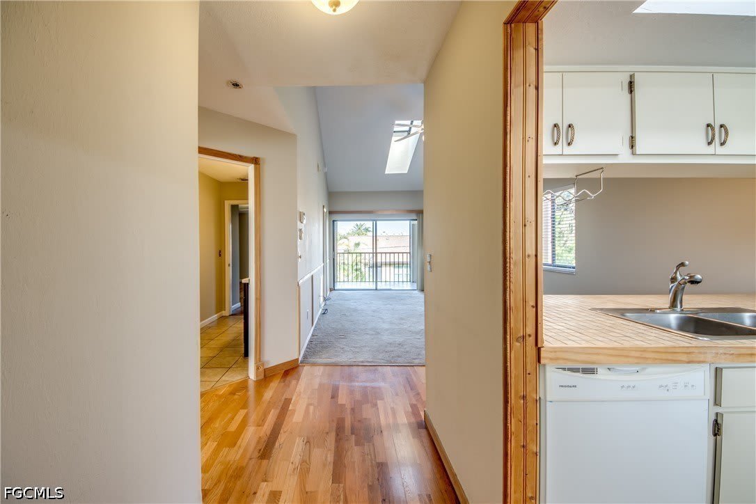 4616 SE 6th Avenue – photo 2