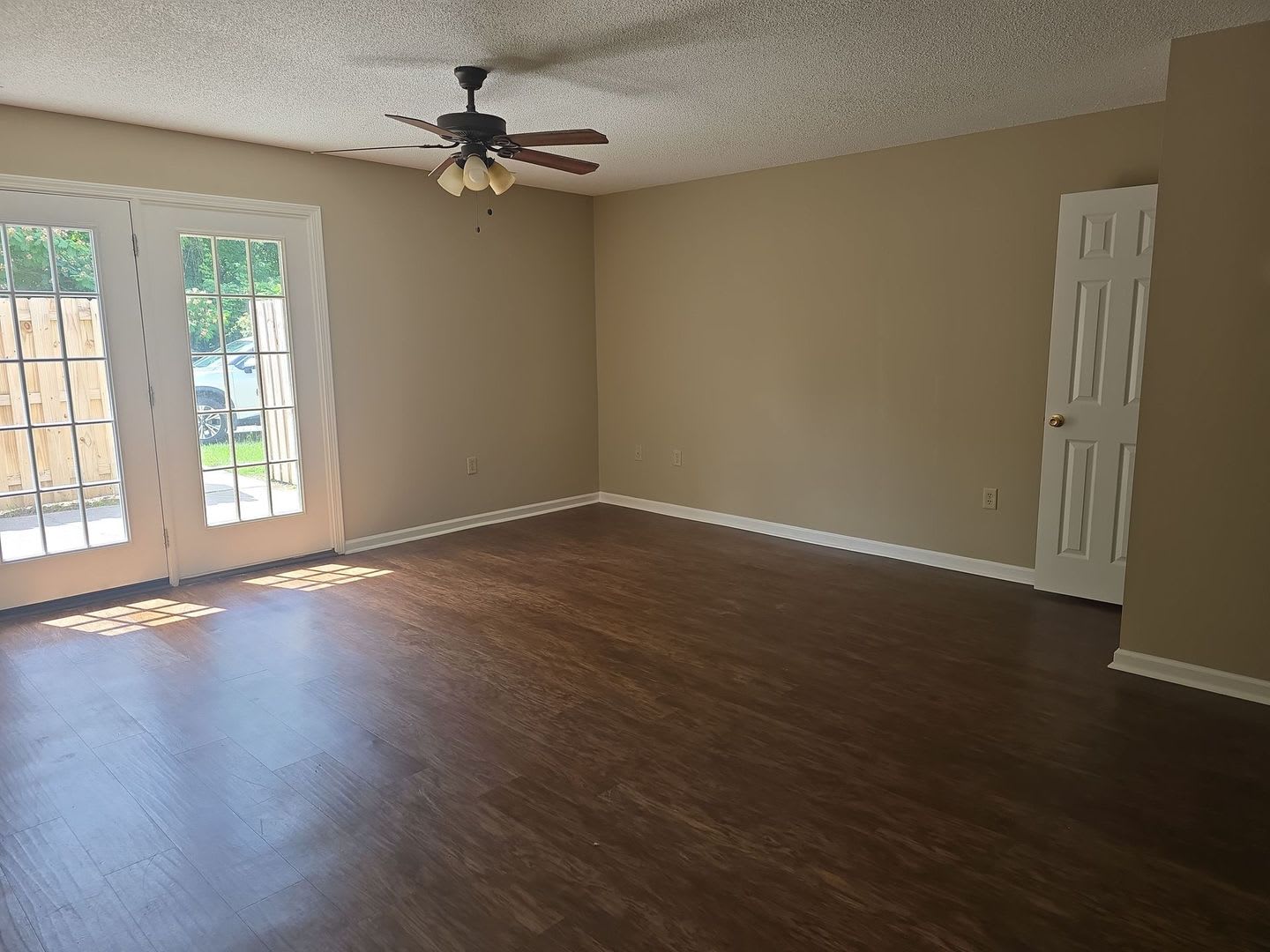 Savannah 2 Bed Townhome for Rent – photo 2