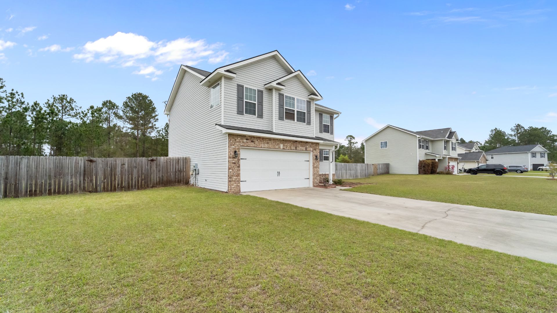 Spacious 3BR Home with Fenced Yard Near Ft. Stewart – photo 4