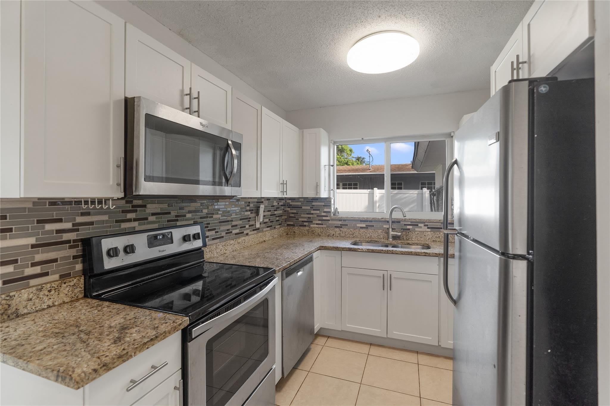 2001 NW 14th Avenue – photo 2