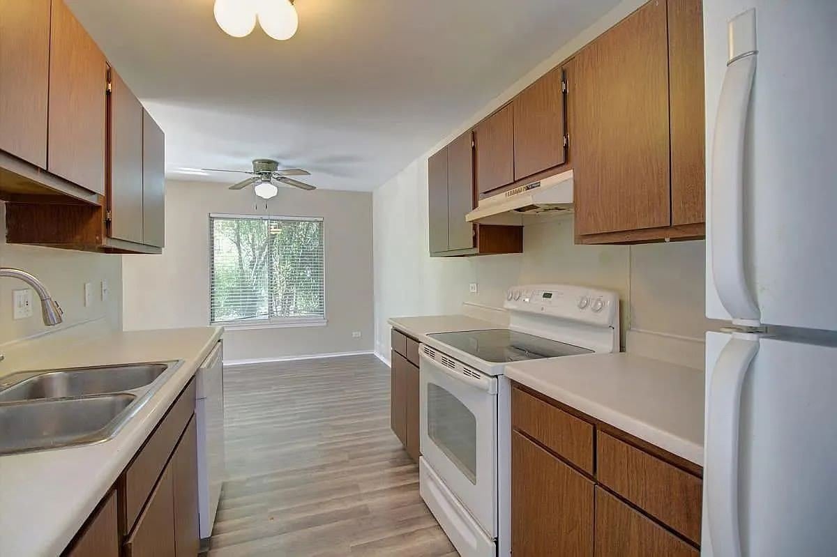5946 GREENVIEW Road – photo 4