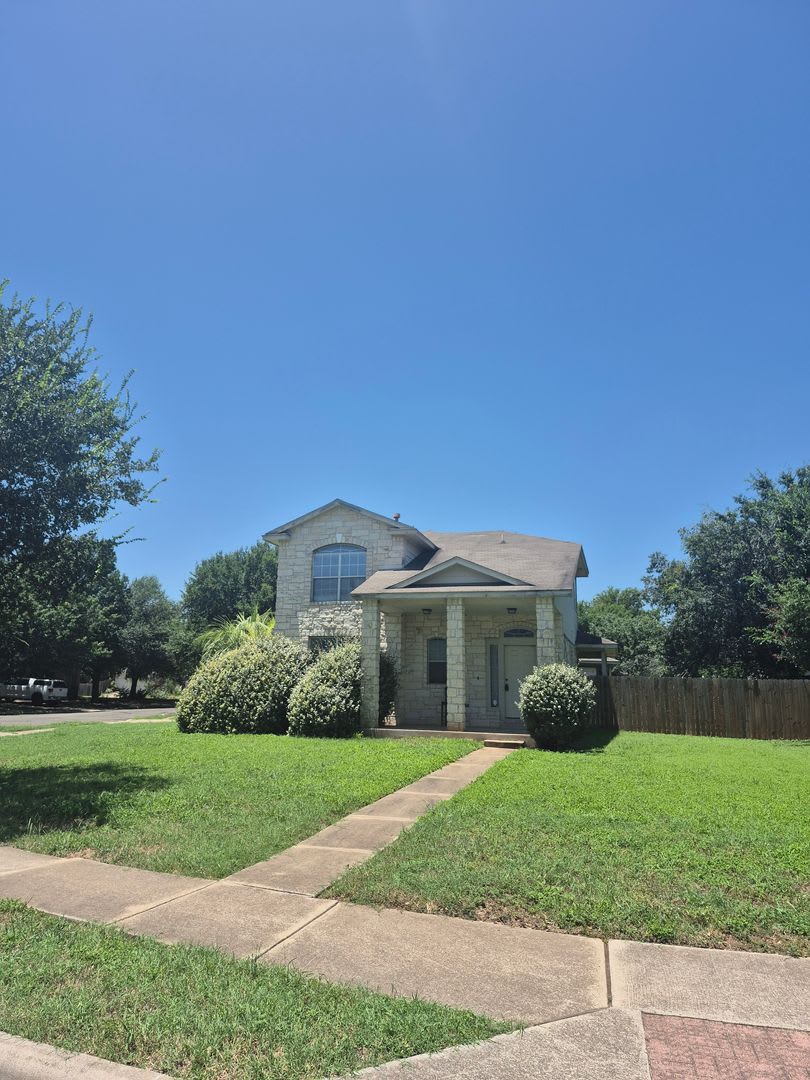 Spacious 3 bd home in a wonderful community. – photo 2
