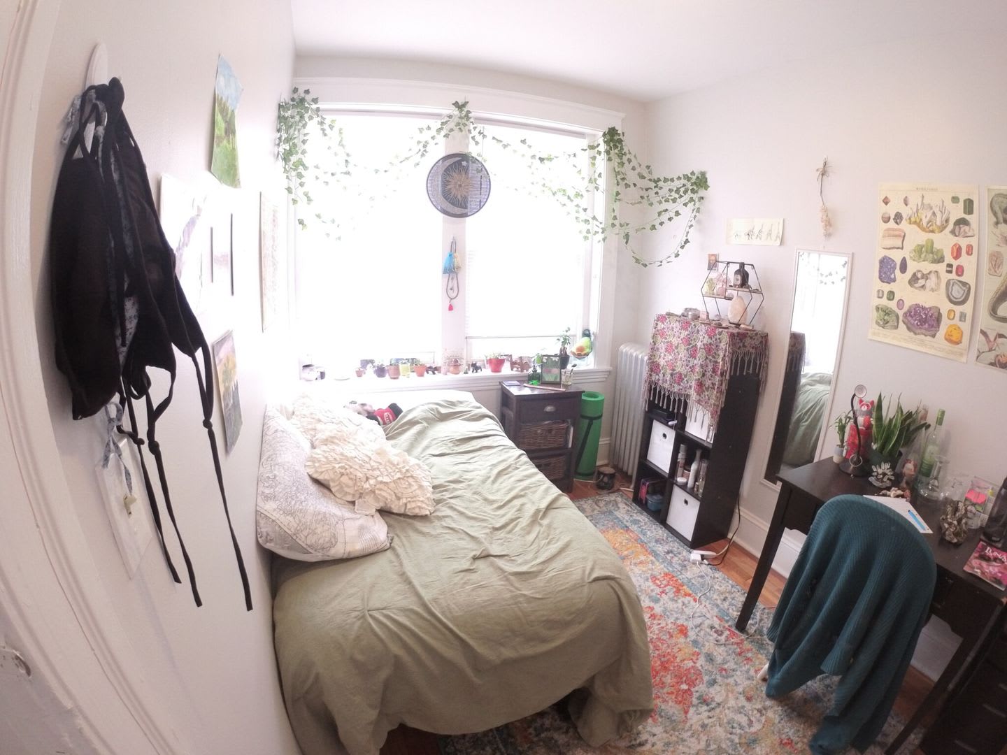 Charming 4 Bedroom-No Broker Fee – photo 2