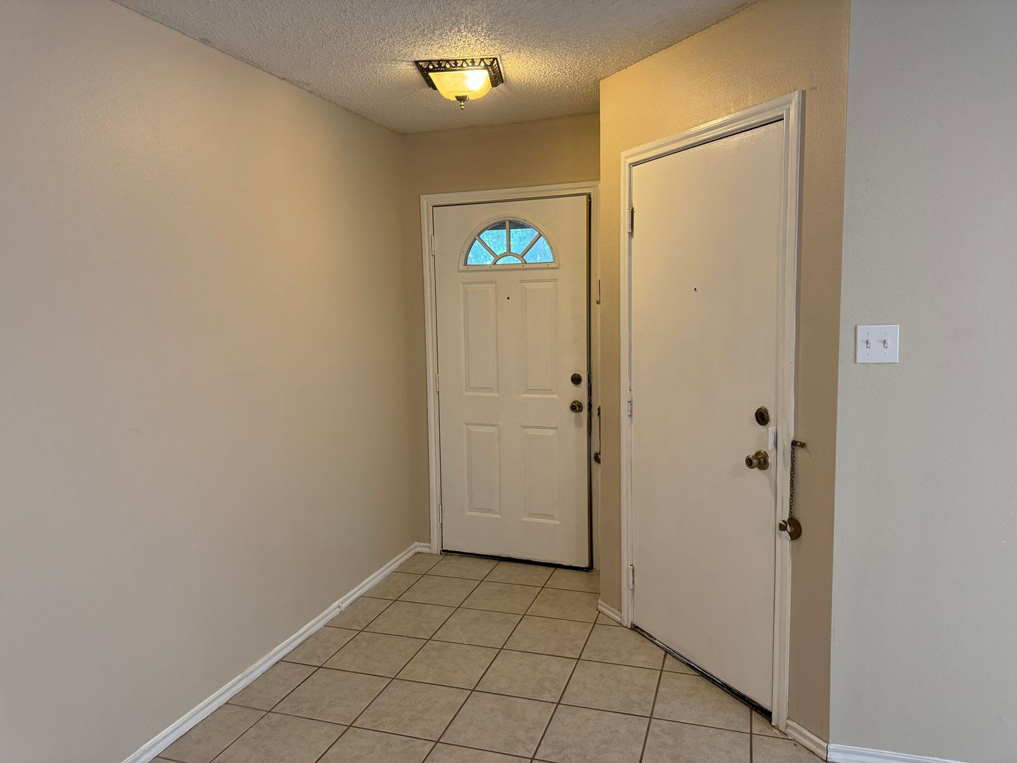 Welcome home to 8003 Chestnut Manor! – photo 3