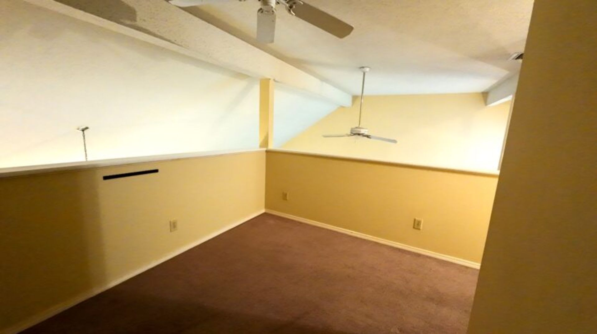 2/2 Condo with Covered Parking – photo 3