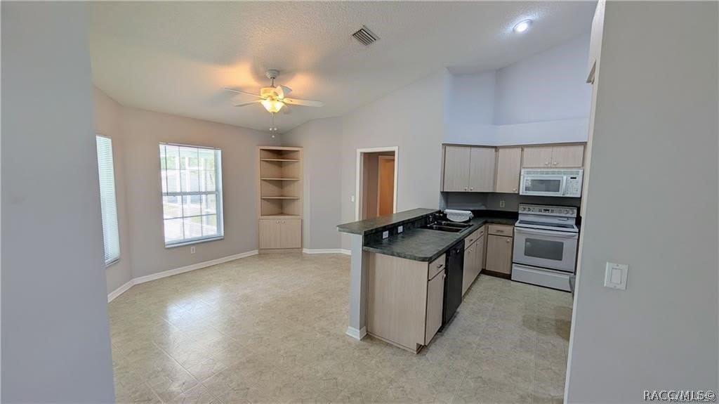 4565 N Allamandra Drive – photo 5