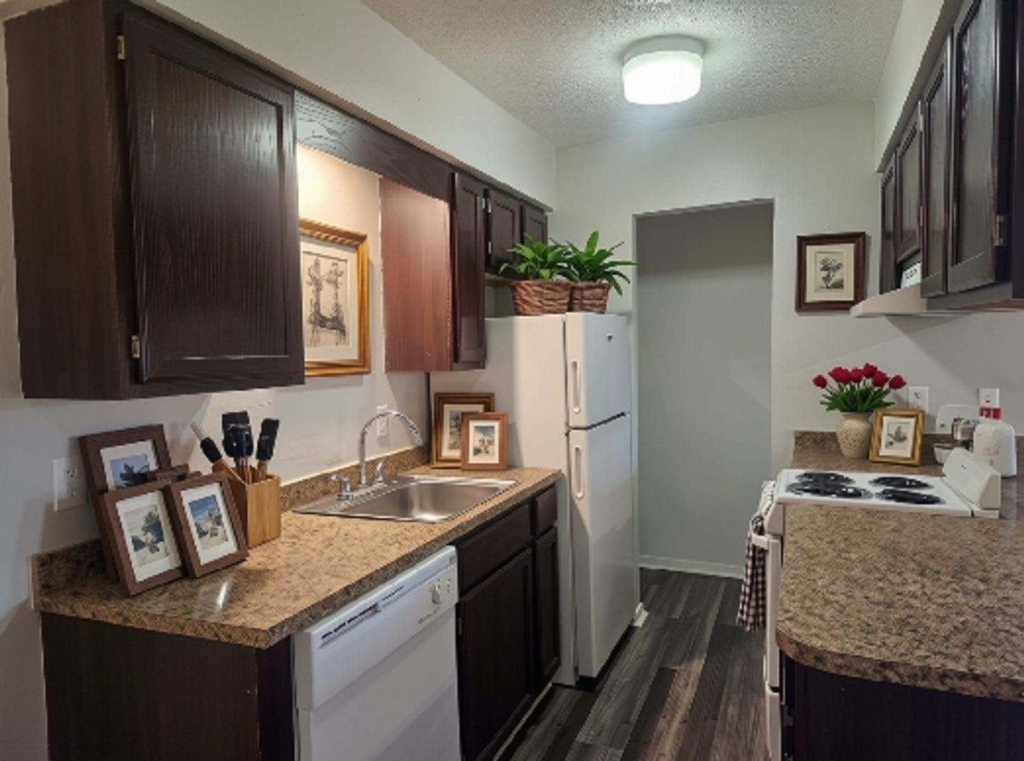 Meadow Lake Apartments – photo 2