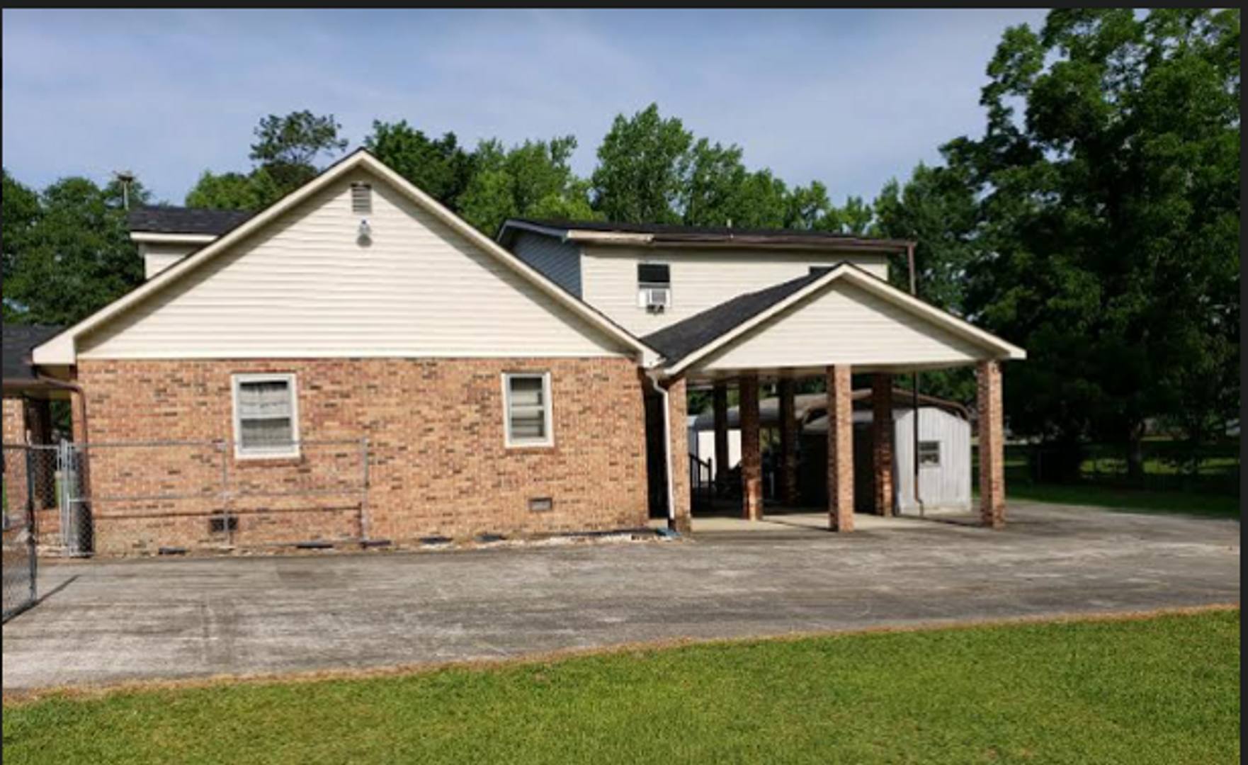 Upstairs 2bed/1bath Apartment – photo 1
