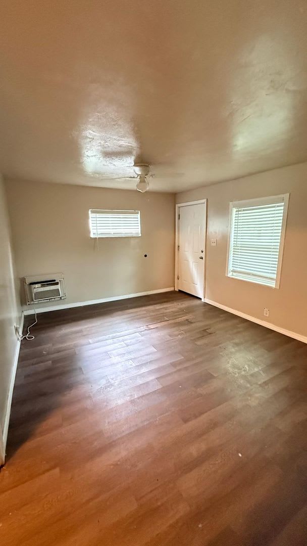 Charming 2-Bedroom Home with on Oleander Avenue – Your Perfect Auburndale Oasis! – photo 2