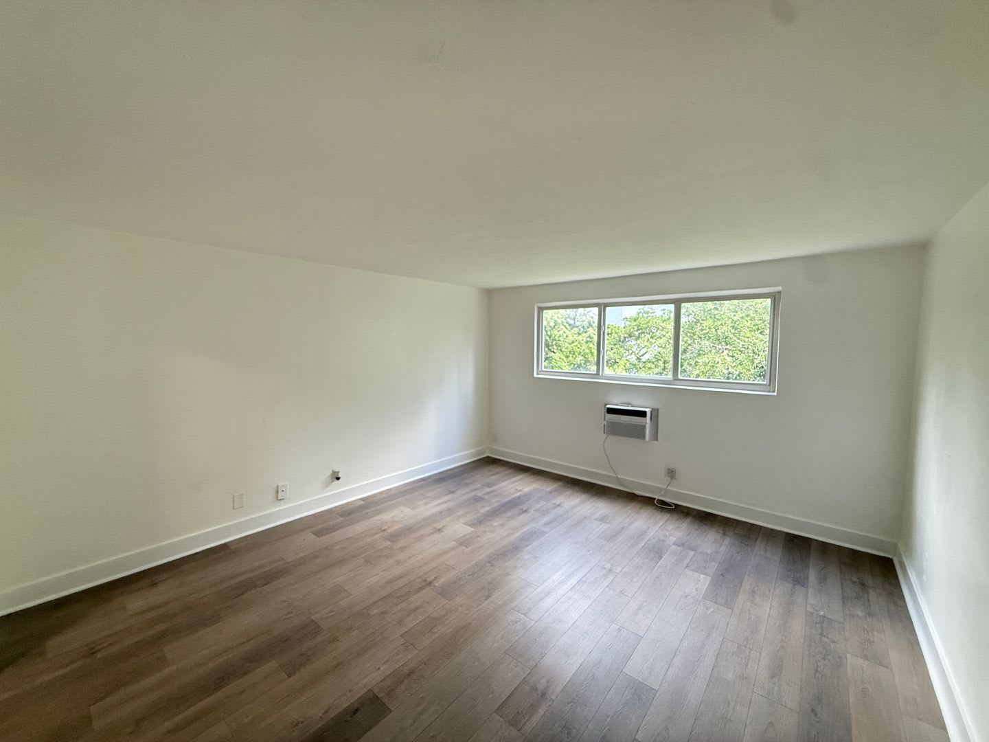 143 SW 9th Street – photo 3