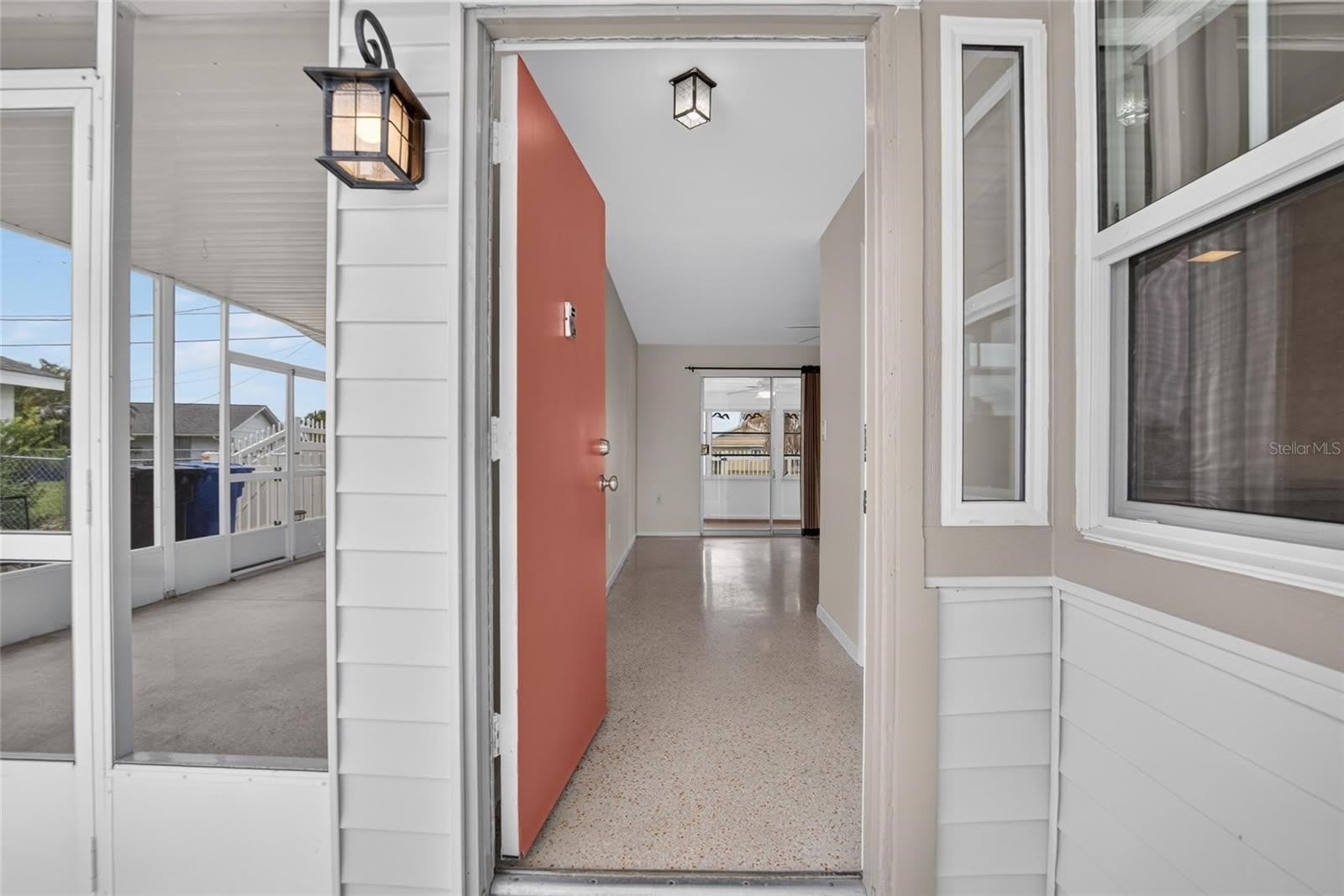 705 THUNDERBIRD Avenue – photo 2