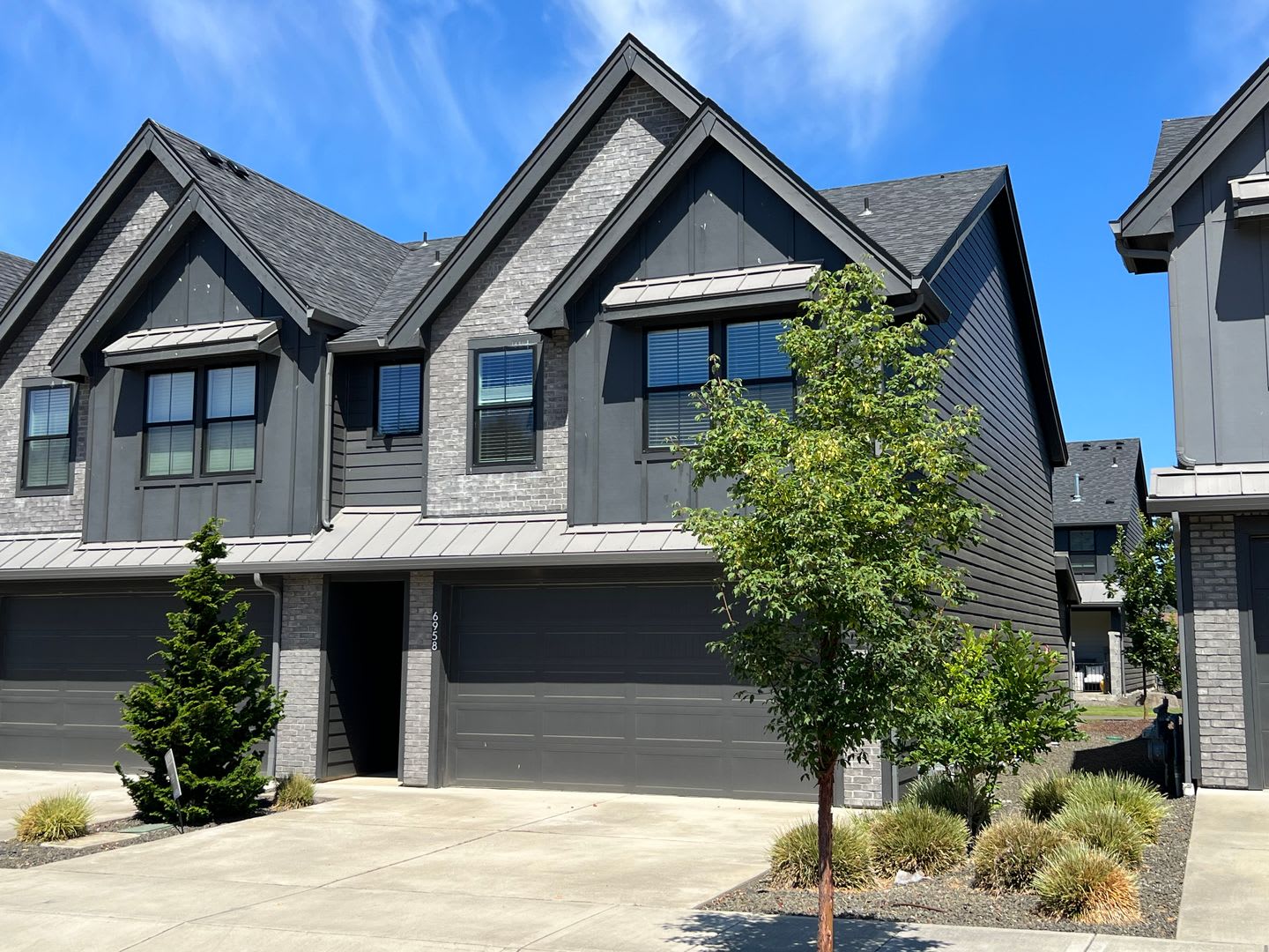 End Unit Luxury Townhome for Lease at the Courtyards at Hidden Crest – photo 2