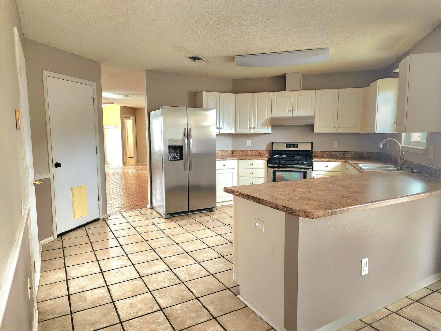 Charming Rental with Extra Parking – Must-See! – photo 4