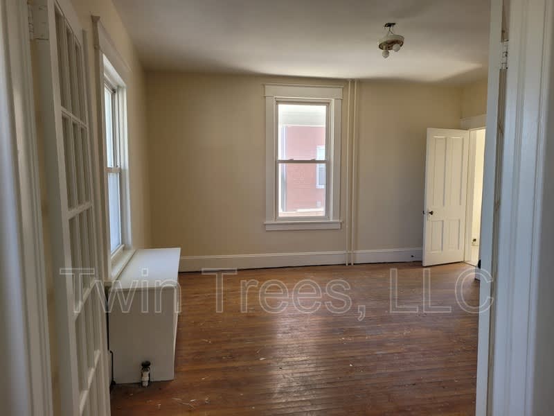 1073 Chicago Avenue – photo 3