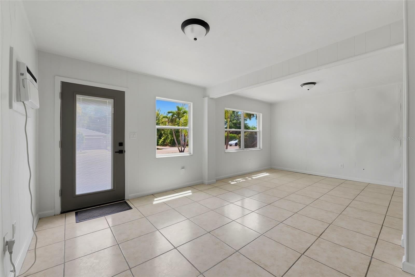 3030 1/2 5TH Street N – photo 1