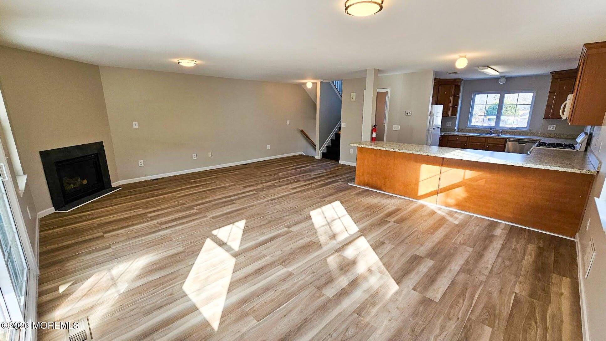 380 Radio Road – photo 1