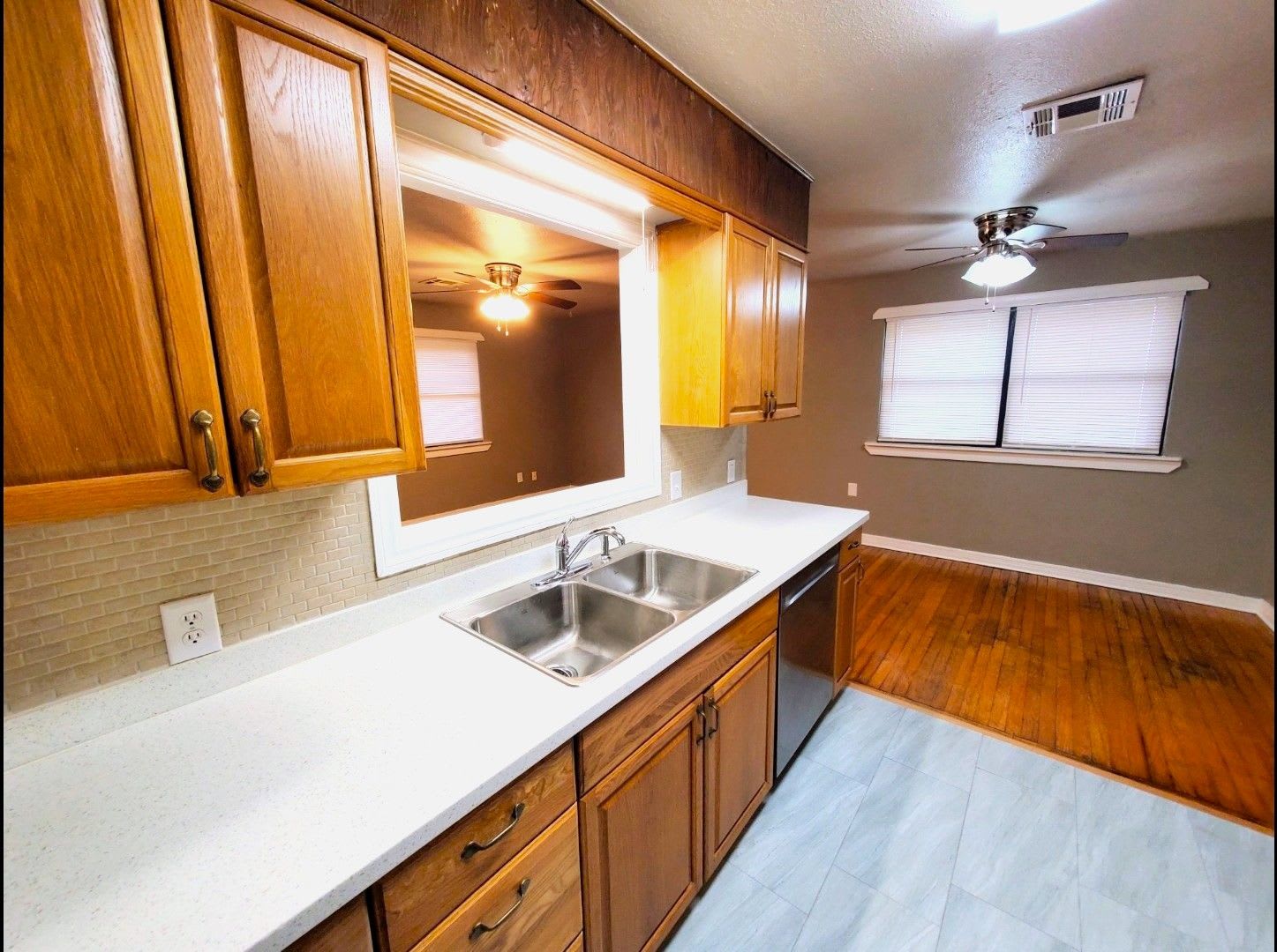 3 Bed 1.5 Bath 1 Car Garage in BILL ATKINSON RANCHET Addn Midwest City – photo 3