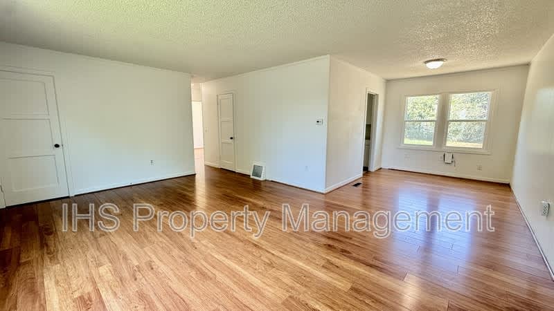 1209 Stevens Dr. – photo 3