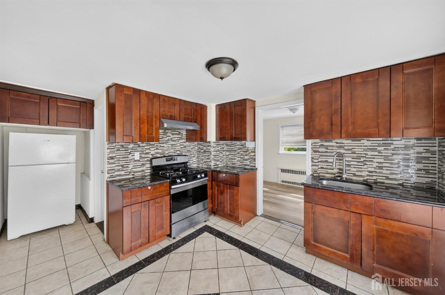 70 Pershing Avenue – photo 2