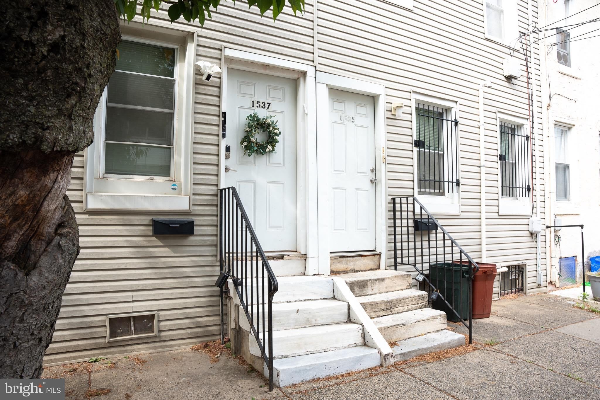 1537 W STILES Street – photo 1